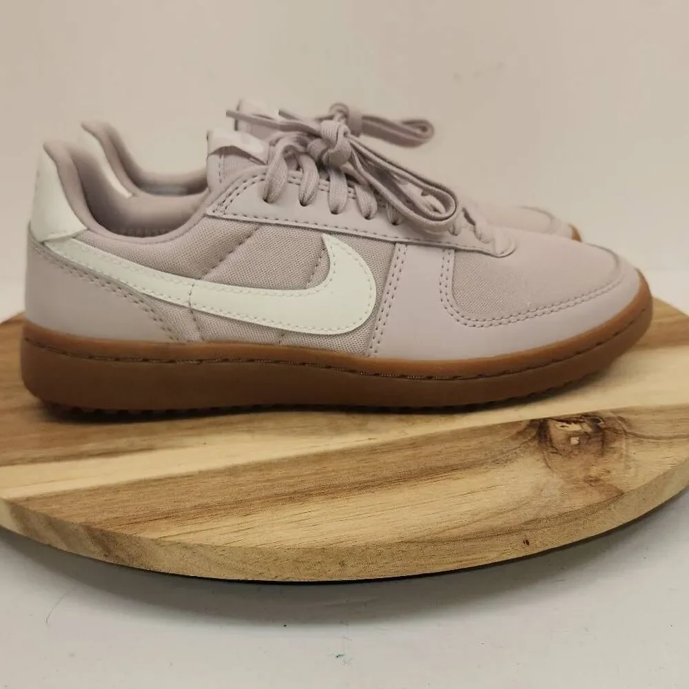 Nike Field General Women's Size 7 Platinum Violet(Pink) Gum Soles